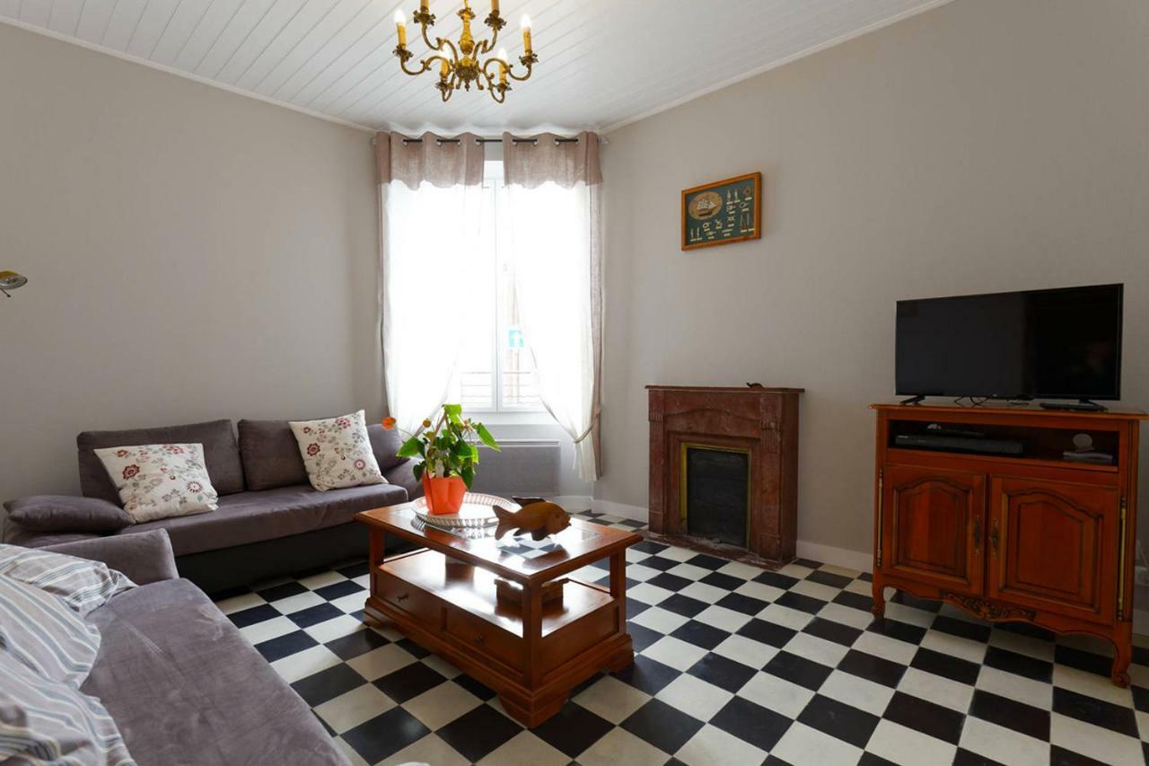 Le Cachet D'Une Maison De Centre-Bourg A Beauvoir-Sur-Mer Dış mekan fotoğraf